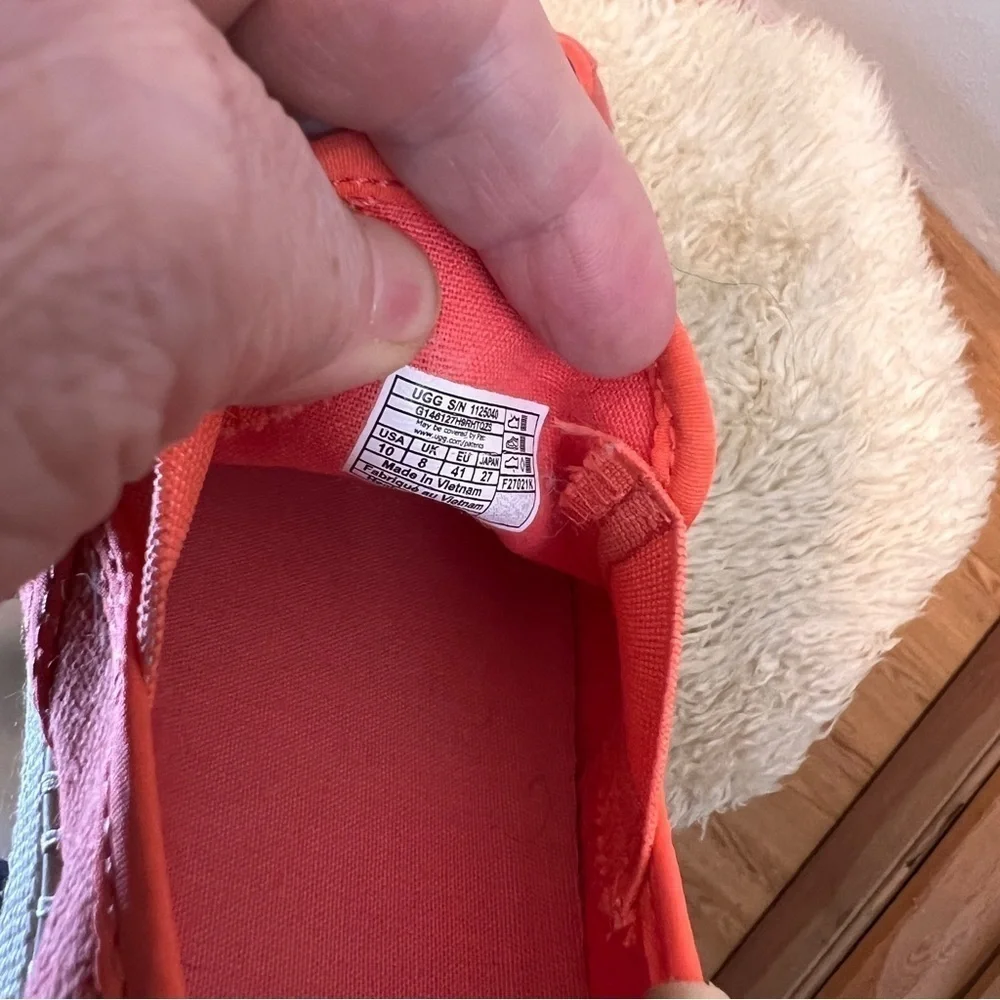 UGG Coral Canvas Slip On Espadrilles. Cushioned Footbed. Rubber soles. Size 10